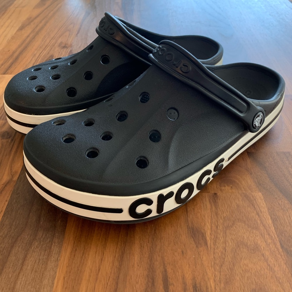 CROCS clogs size men 7 women 9